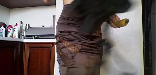 trendsRussian Sexy teacher was doing a lesson and wanted to pee, the student began to look on in the toilet, and then licked and took out big toys (film one, Alina Tumanova)